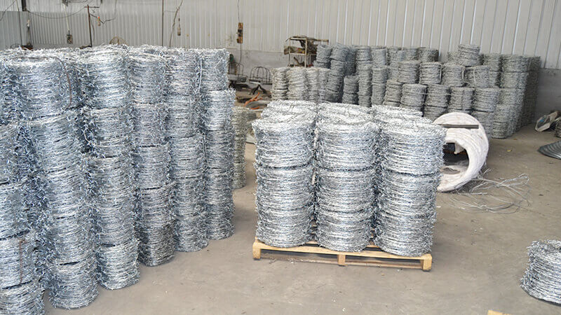 Barbed Wire Stock and Packing