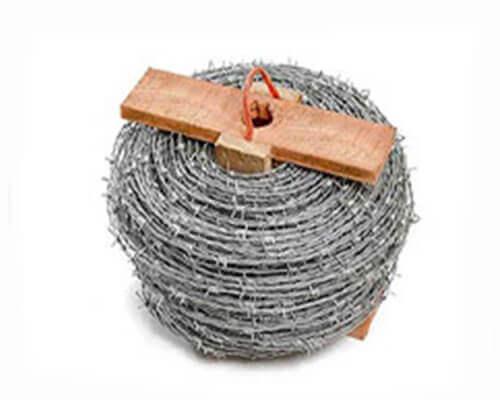 Barbed Wire with Wooden Support Packing