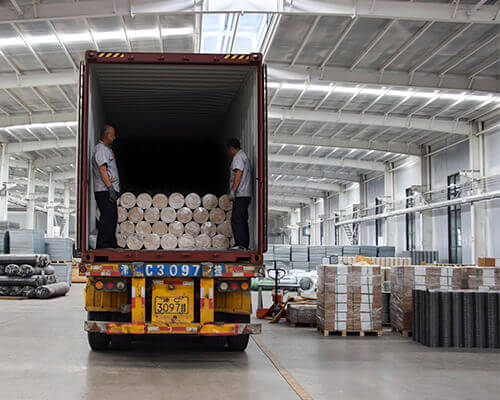 Welded Wire Mesh Roll Container Loading