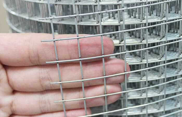 Welding After Galvanizing Welded Wire Mesh Roll