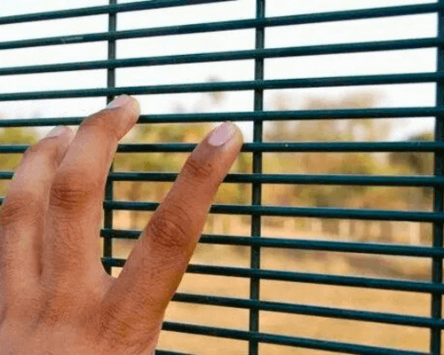 358 fence anti climb mesh hole